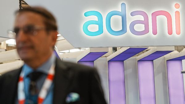અદાણી ગૃપના રોકાણકારો માટે રાહતના સમાચાર છે, કંપનીએ સમય પહેલા 7300 કરોડનું દેવુ ચૂકવ્યુ