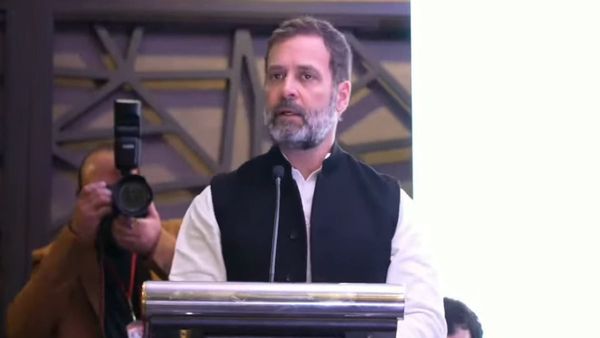 રાહુલ ગાઁધી સતત મોદી સરકાર પર હૂમલો કરી રહ્યા છે. હવે તેમણે વિપક્ષને ચૂપ કરવાનો આરોપ લગાવ્યો છે.