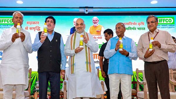 Liquid Nno DAP: અમિત શાહે લોન્ચ કરી દુનિયાની પહેલી લિક્વિડ નૈનો DAP. ખેડુતોની આવક વધશે