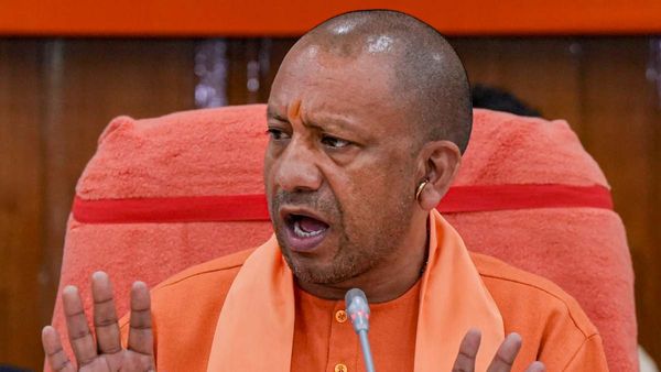 CM Yogi અને પોલીસની લાંબી બેઠક, અતીક-અસરફ મર્ડર બાદ લેવાયા મોટા નિર્ણયો