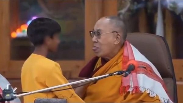Dalai Lama : દલાઇ લામાએ માગી માંફી, બાળક સાથેનો વીડિયો થયો હતો વાયરલ