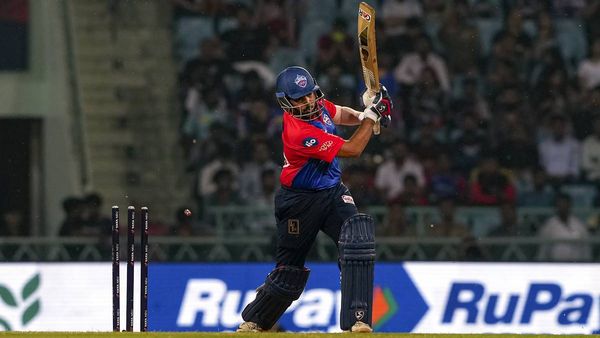 DC vs MI: IPL 2023માં ચોથીવાર ફેલ થયો પૃથ્વી શો, 4 મેચોમાં બનાવ્યા ફક્ત આટલા રન