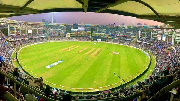 SRH vs MI: હૈદરાબાદ અને મુંબઇ વચ્ચે આજે રોમાંચક મુકાબલો, જાણો સ્ટેડિયમનો પીચ રિપોર્ટ