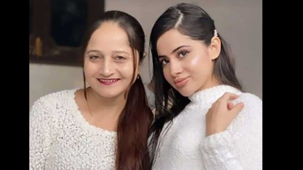 સુંદરતામાં ઉર્ફી જાવેદને પણ ટક્કર આપેછે તેની મા, સામે આવી તસવીર