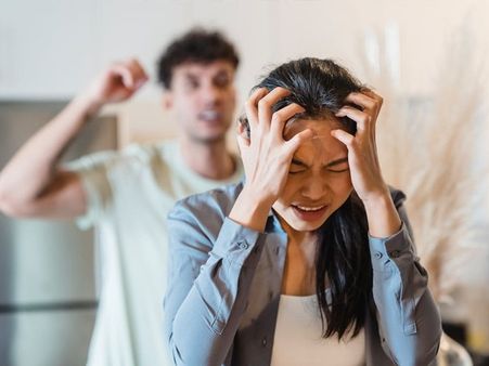 Gaslighting : જાણો શું છે ગેસલાઇટિંગ? જાણો કેવી રીતે તમારી લાઈફને અસર કરે છે?