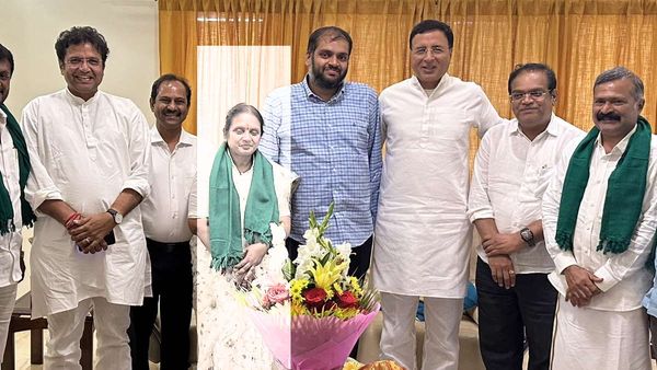 Karnataka election : અપક્ષ ધારાસભ્ય લતા મલ્લિકાર્જુને કોંગ્રેસને સમર્થન આપ્યુ