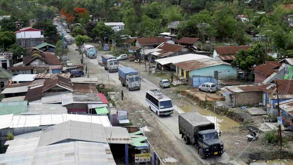 Manipur Violence: અમુક કલાકો માટે કર્ફ્યુમાં ઢીલ, લોકોને એકઠા થવા પર રોક