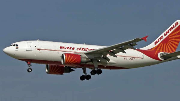 Air India માં વિવિધ પદો પર કરવામાં આવી રહી છે ભરતી, એરલાઇન્સ દર મહિને આટલા કેબિન ક્રૂ અને મેંબર્સને અને પાયલટો