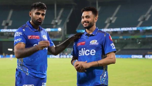 LSG vs MI: જીત બાદ સુર્યકુમાર યાદવ સાથે નજરે આવ્યો આકાશ માધવાલ, વીડિયો વાયરલ