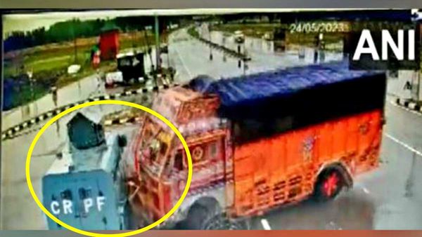 Pulwama રોડ માર્ગે ફરી CRPF જવાનો સાથે થઇ દુર્ઘટના, જુઓ વીડિયો