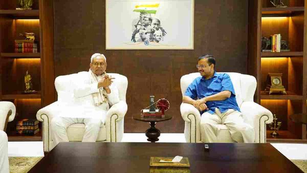 વિપક્ષી એકતાની કવાયત વચ્ચે કેજરીવાલ-નીતિશ કુમાર વચ્ચે મહત્વની બેઠક, જાણો બન્ને વચ્ચે શું વાત થઈ?