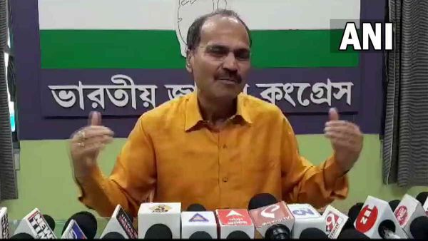 એ મોદી નથી, એ પાગલ મોદી છે, લોકો તેને પાગલ કહે છે-અધિર રંજન ચૌધરી