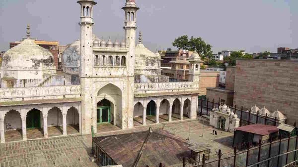 Gyanvapi Mosque: હાઇકોર્ટે મુસ્લિમ પક્ષની યાચિકા ફગાવી, શ્રૃંગાર ગૌરીની નિયમિત પૂજા ચાલુ રહેશે