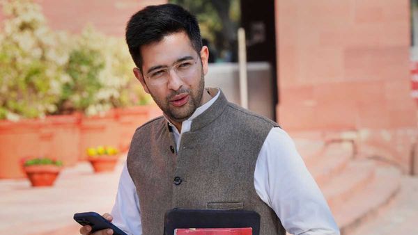 દિલ્હી વાળા દિલ્હી ચલાવશે, પેરાશૂટથી ઉતારેલા LG નહીં-રાઘવ ચઢ્ઢા