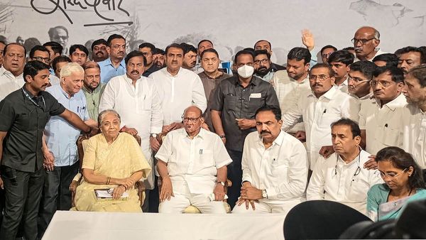 Sharad pawar resigned : શરદ પવારે આપ્યું રાજિનામુ, રણનીતિ કે મજબૂરી?