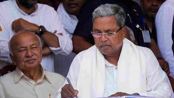 સરકાર બનતા જ સિદ્ધારમૈયાએ કોંગ્રેસના 5 વાયદા કર્યા પૂર્ણ, જાણો શું છે ખાસ?