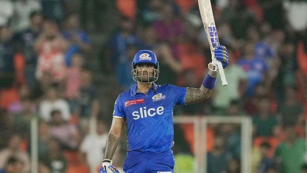 સુર્યકુમાર યાદવે તોડ્યો રિષભ પંતનો રેકોર્ડ, બન્યો નંબર 1 ભારતીય બેટ્સમેન