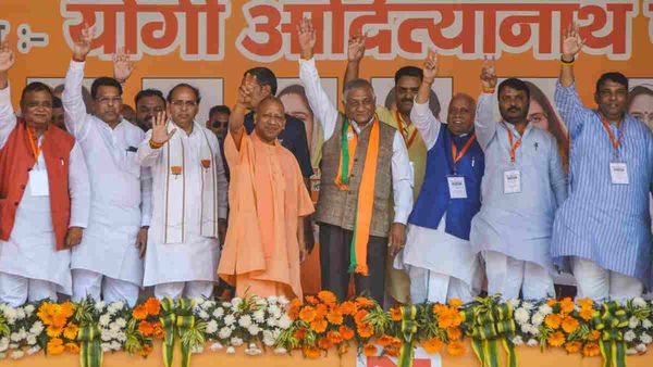 CM Yogi Adityanath : એપ્રિલમાં શરૂ થશે મેરઠથી ગાજિયાબાદ રેપિડ રેલ, મુખ્યમંત્રી યોગી કહી આ વાત