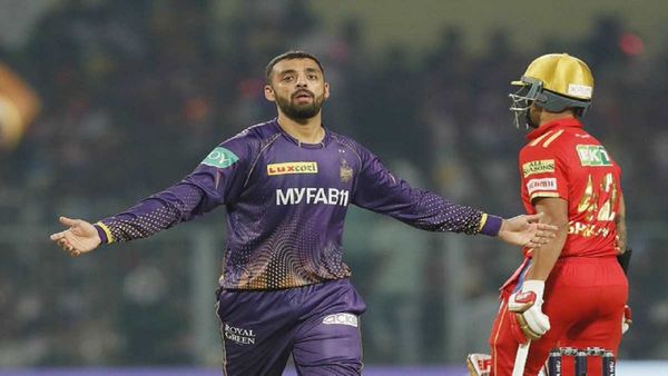 આકાશ ચોપડાએ વરૂણ ચક્રવર્તીને લઇ કહી મોટી વાત, KKR માટે સૌથી મુલ્યવાન ખેલાડી ગણાવ્યો