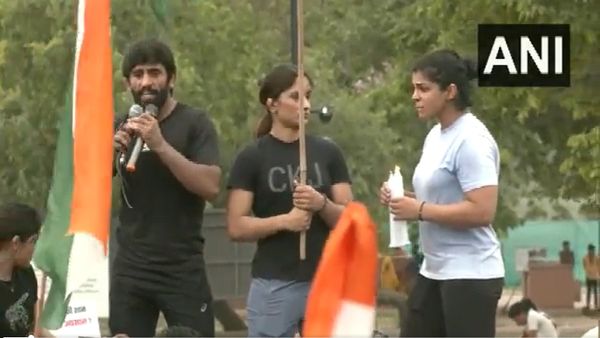 પહેલવાનો લડી લેવાના મૂડમાં, 28 મેંના રોજ નવા સંસદ ભવન સામે મહિલા મહાપંચાયત યોજી વિરોધ નોંધાવશે