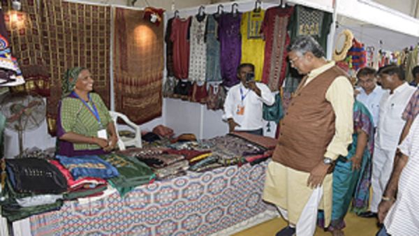 જામનગરમાં કેબિનેટ મંત્રી રાઘવજીભાઈ પટેલના હસ્તે રાજ્યકક્ષાના 'પ્રાદેશિક સરસ મેળો- 2023' નું ઉદ્ઘાટન કરવામાં આવ