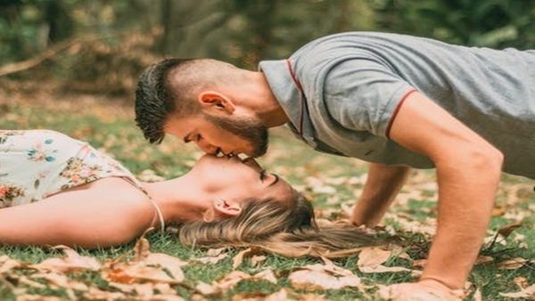 Types Of Love: આટલા પ્રકારની હોય છે રોમેન્ટીક રિલેશનશિપ, જાણો પોતાના પ્રેમ વિશે