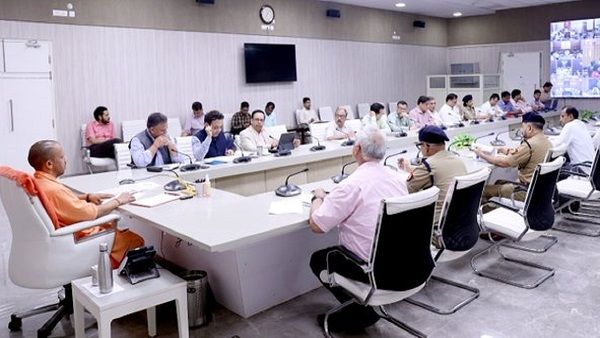 સીએમ યોગી આદિત્યનાથે અધિકારીઓને આપ્યા નિર્દેશ, કાવડ યાત્રા દરમિયાન ખુલ્લામાં ના વેચાવુ જોઈએ માંસ