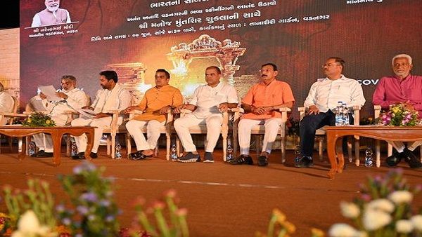 તાનારીરી ગાર્ડન ખાતે આયોજિત અનંત અનાદી વડનગરનો ભવ્ય સ્ક્રીનીંગ કાર્યક્રમ યોજાયો