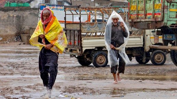 Monsoon Tips : ચોમાસામાં પાણીને કારણે ફેલાય છે આ રોગો, આ રીતે રહો સુરક્ષિત