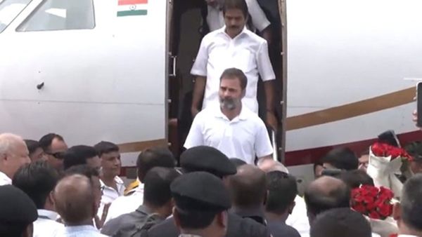 Patna Opposition Meet : એરપોર્ટ પર નીતિશ કુમારે કર્યું રાહુલ-ખરગેનું સ્વાગત, 15માંથી 11 પાર્ટીના નેતા પહોંચ્યા