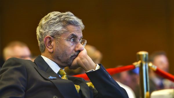 રાહુલ ગાધીને એસ જયશંકરની સલાહ, વિદેશ પ્રવાસ પર દેશ મોટો એ યાદ રાખવુ જોઇએ.