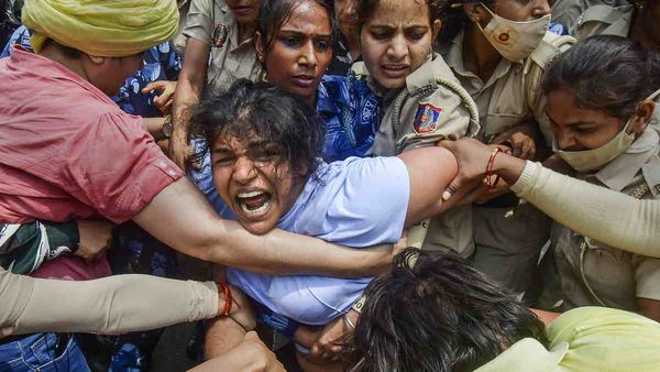 Wrestler Protest IOC ની નજરમાં આવ્યુ, કહ્યુ ભારતીય પહેલાવાનો સાથે થયેલ વર્તન હેરના કરનાર
