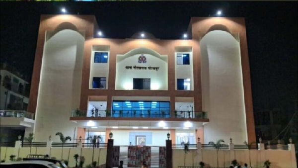 Gorakhpur News: સીએમ યોગીએ કર્યુ યુપીના સૌથી હાઈટેક પોલીસ સ્ટેશનનુ લોકાર્પણ, આ છે ખાસિયત