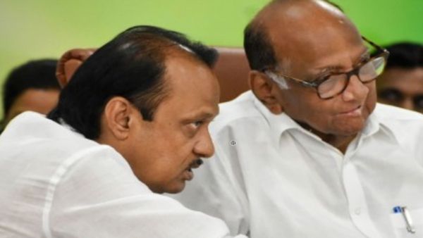 મહારાષ્ટ્: ચુંટણી આયોગે અજિત અને શરદ પવારને દસ્તાવેજની એક બીજા સાથે શેર કરવાનો આપ્યો આદેશ