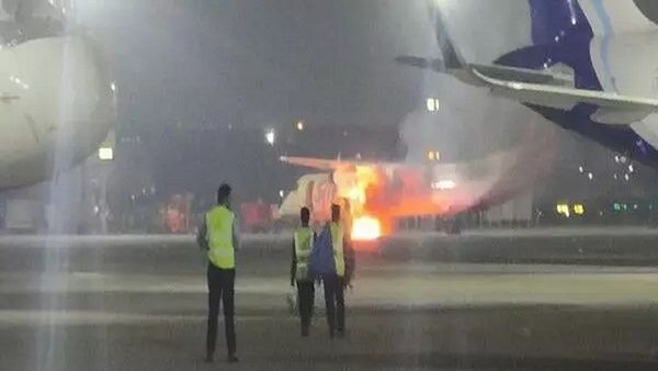 દિલ્હી એરપોર્ટ પર સ્પાઇસજેટના વિમાનમાં અચાનક લાગીઆગ, ઘટના સ્થળે પહોચી ફાયર
