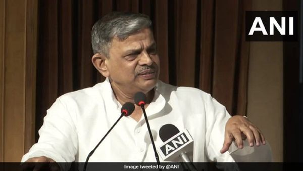 અંગ્રેજો ચાલ્યા ગયા પણ તેમના એજન્ટોને ભારતમાં જ છોડી ગયાઃ દત્તાત્રેય હોસબોલે