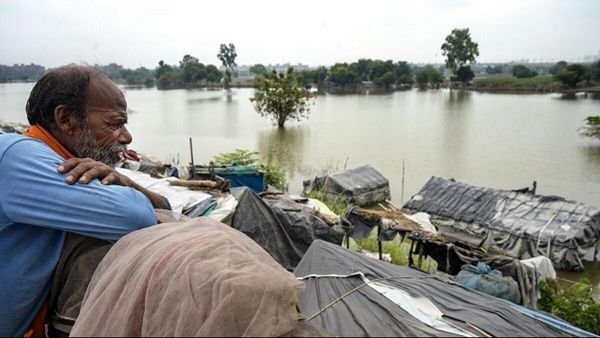 Delhi Flood: દિલ્લીમાં ફરીથી વધ્યુ યમુનાનુ પાણી, જાણો હાલની સ્થિતિ, લોકોની મુશ્કેલીઓ