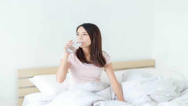 Health News : વાસી મોંએ પાણી પીવાથી થશે ઘણા લાભ, જાણીને આજે જ પાડશો આદત