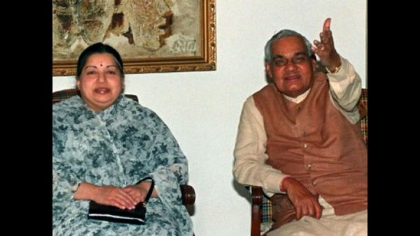 જ્યારે 1999માં જયલલિતાના એક વોટથી પડી ભાંગી હતી અટલ બિહારી વાજપેયીની સરકાર...