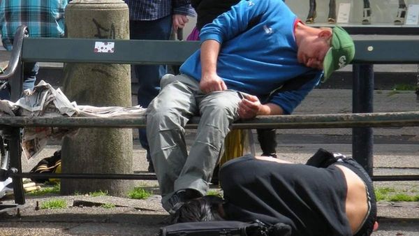 આ ગામમાં લોકો ચાલતા ચાલતા અચાનક ઊંઘી જાય છે, જાણો કેમ આવુ થાય છે અને ક્યાં આવેલુ છે આ વિચિત્ર ગામ?