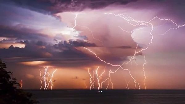 Science News : વાદળો વચ્ચે કેવી રીતે ચમકે વીજળી, જાણો વીજળી સાથે જોડાયેલા તથ્યો
