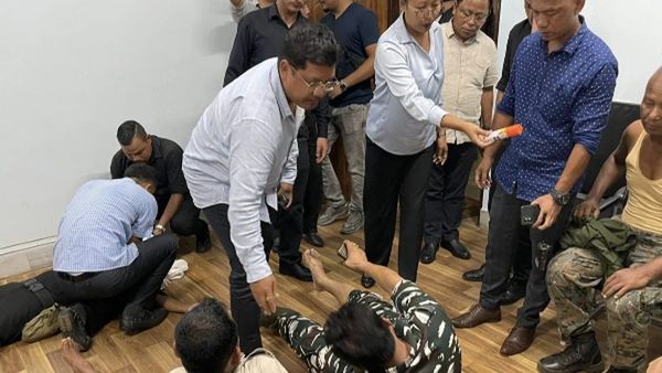 Meghalaya : મેઘાલયમાં વિન્ટર કેપિટલની માંગ સાથે મુખ્યમંત્રી કાર્યાલયનો ઘેરાવ, હિંસામાં 5 સુરક્ષાકર્મી ઘાયલ