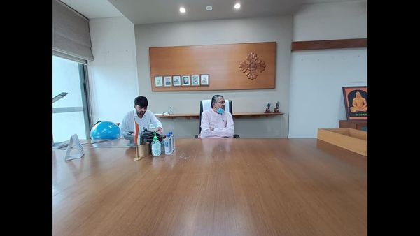 સરદાર પટેલ યુનિવર્સિટી તેમજ NCCSD-અમદાવાદના સંયુક્ત ઉપક્રમે ‘ખેતીક્ષેત્ર માટે જળ સુરક્ષા‘ વિષય પર યોજાયો સેમિન