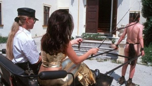 આ દેશમાં મહિલાઓ પુરૂષોને ગુલામ બનાવીને રાખે છે, જાનવરોની જેમ થાય છે શોષણ