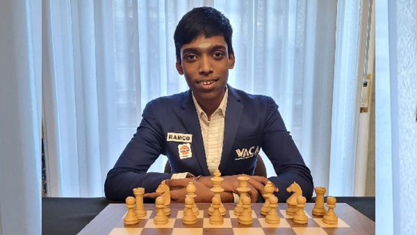FIDE World Cup Chess Tournament: ફાઇનલમાં પહોચ્યો પ્રગનાનંદ, હવે વિશ્વના નંબર 1 કાર્લસન સાથે મુકાબલો