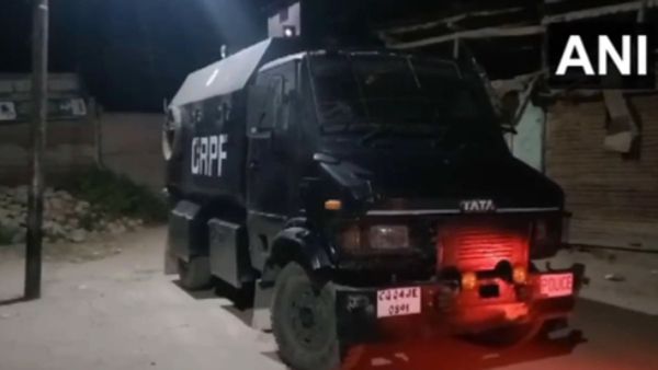 Pulwama Encounter: પુલવામામાં આતંકવાદી અને સુરક્ષા કર્મીઓ વચ્ચે એન્કાઉન્ટર, બંને તરફથી ફાયરીગ