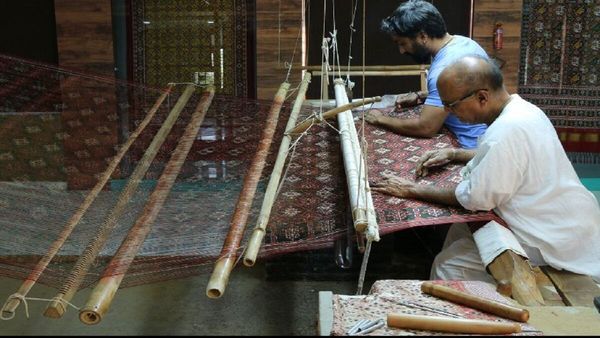 નેશનલ હૅન્ડલુમ દિવસ: ગુજરાતની વિસરાતી કળા-કારીગરીને ODOP આપશે જીવતદાન