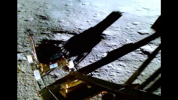 Chandrayaan 3: ઈસરોએ ચંદ્રની સપાટી પર રોવર લેંડિંગનો પ્રથમ Video કર્યો જાહેર