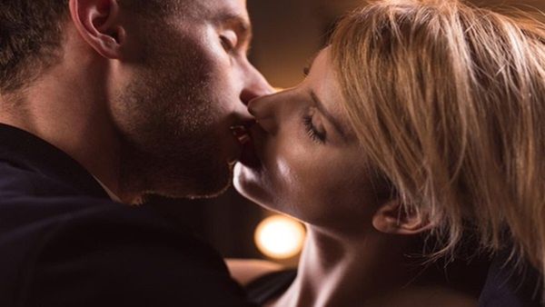 Trending News : 10 મિનિટ સુધી કિસ કરતી રહી ગર્લફ્રેન્ડ, ફાટી ગયા બોયફ્રેન્ડના કાનના પડદા