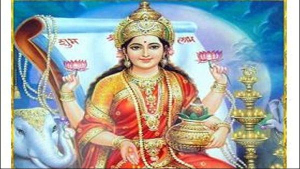 Vastu Tips: ઓશીકા નીચે આ વસ્તુઓ મૂકી દો, મા લક્ષ્મી આપશે સુખ-સમૃદ્ધિ અને ગુડ લકના આશીર્વાદ